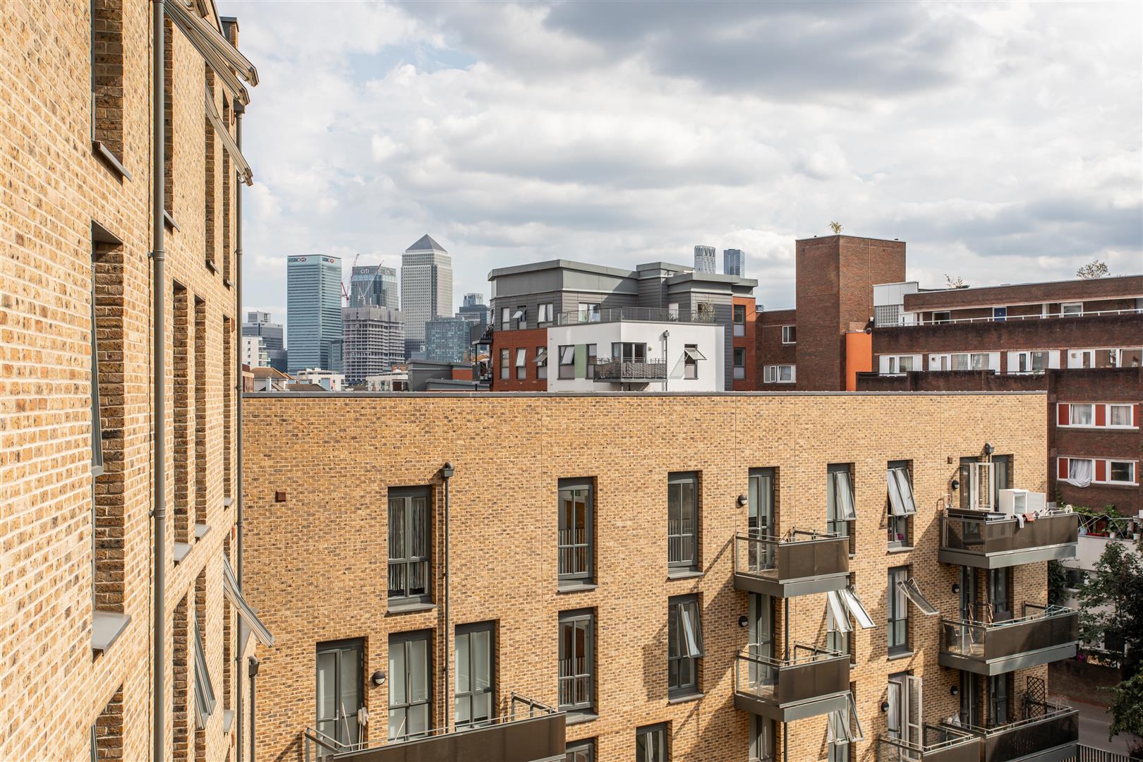 Bight Court, Mile End
